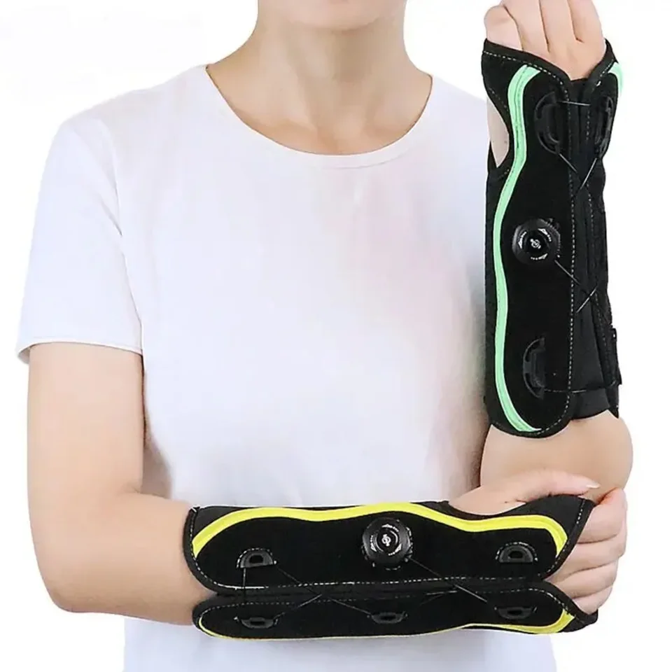 Thumbnail 4 - #9 Compare Soccer Gloves Before You Buy