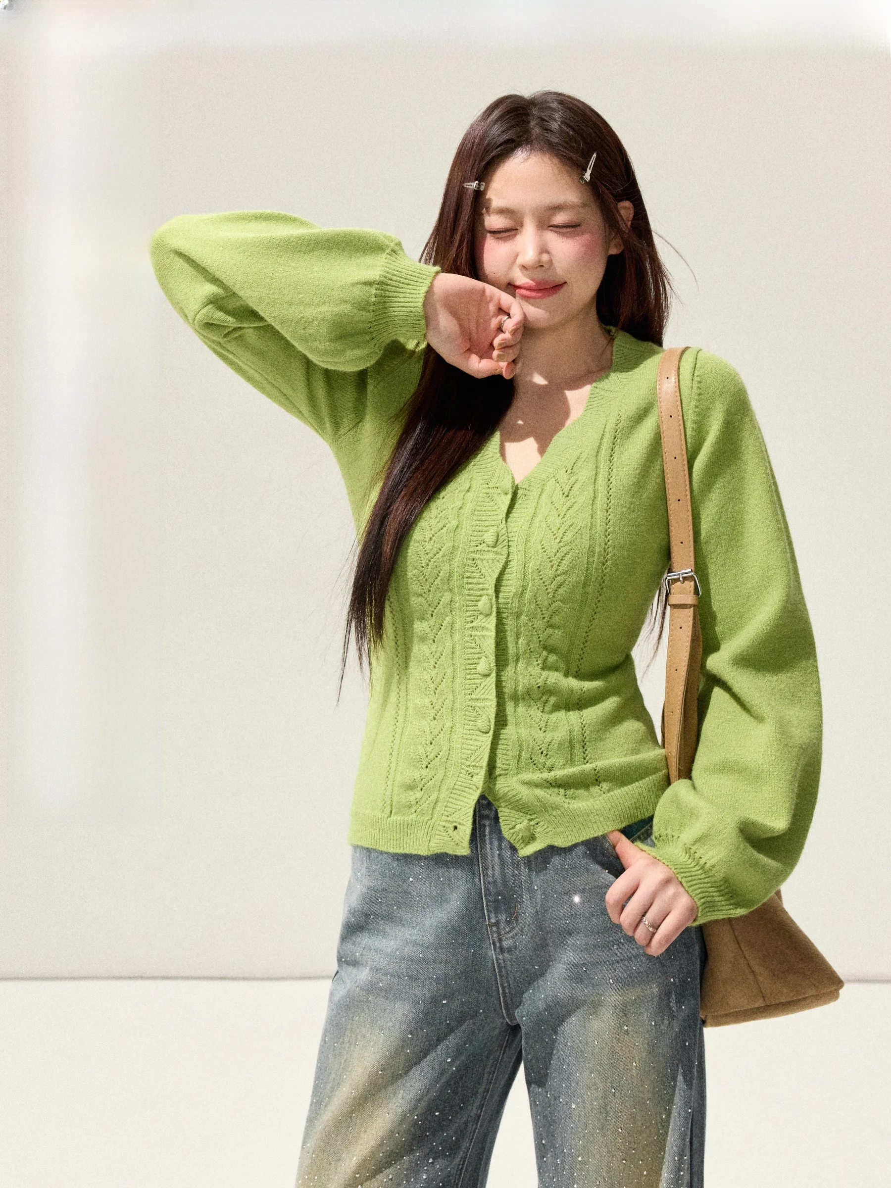 

Slim Fit Knitted Sweater with Lantern Sve V-Ne for Plump Women Autumn Winter Faion Commute Sle Single Button Closure