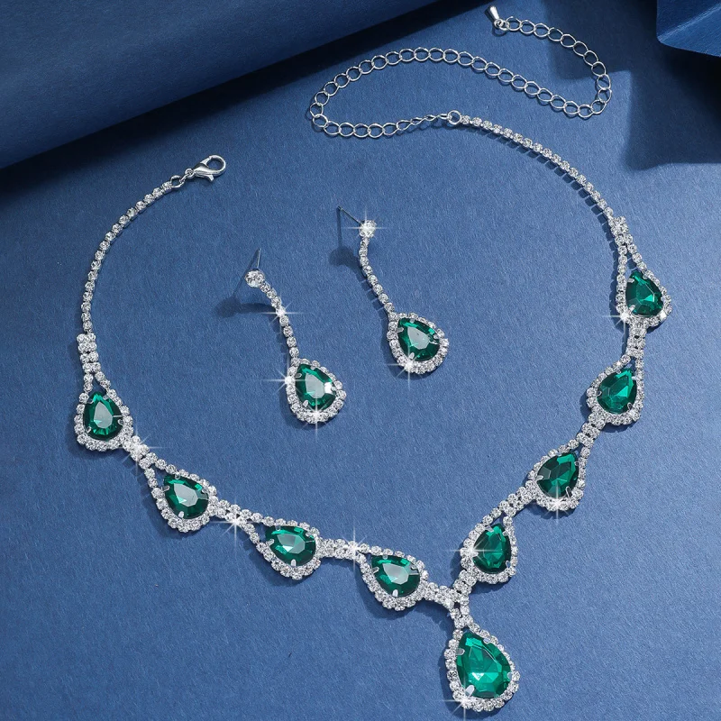 European and American Light Luxury High-End Zircon Jewelry Set Necklace Niche Retro Collarbone Chain Fashion Versatile Accessori