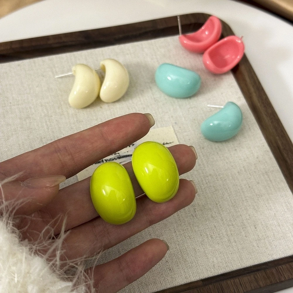 Korean Retro C-shaped Candy Color Arc Acrylic Stud Earrings for Women Sweet Teenage Girl Casual Party Travel Jewelry Accessory