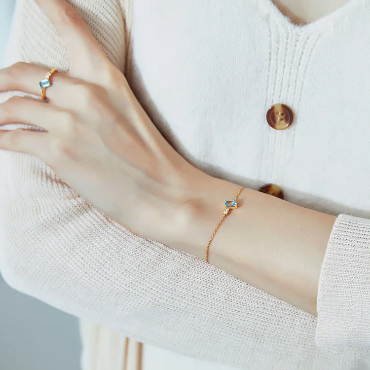

Minimalist Bracelet Silver Plated 7-layer Gold 18K Gold PT950 Platinum Design Bracelet Inlaid with London Blue Topaz