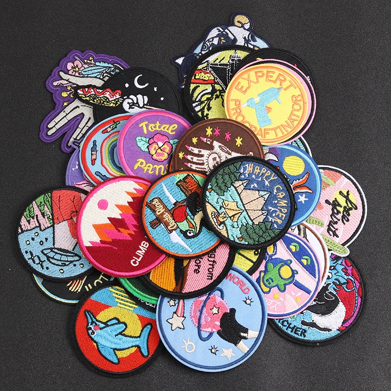 Circular Wild natural scenery Patches Badges Embroidery Patch Applique Ironing Clothing Sewing Supplies Decorative animal