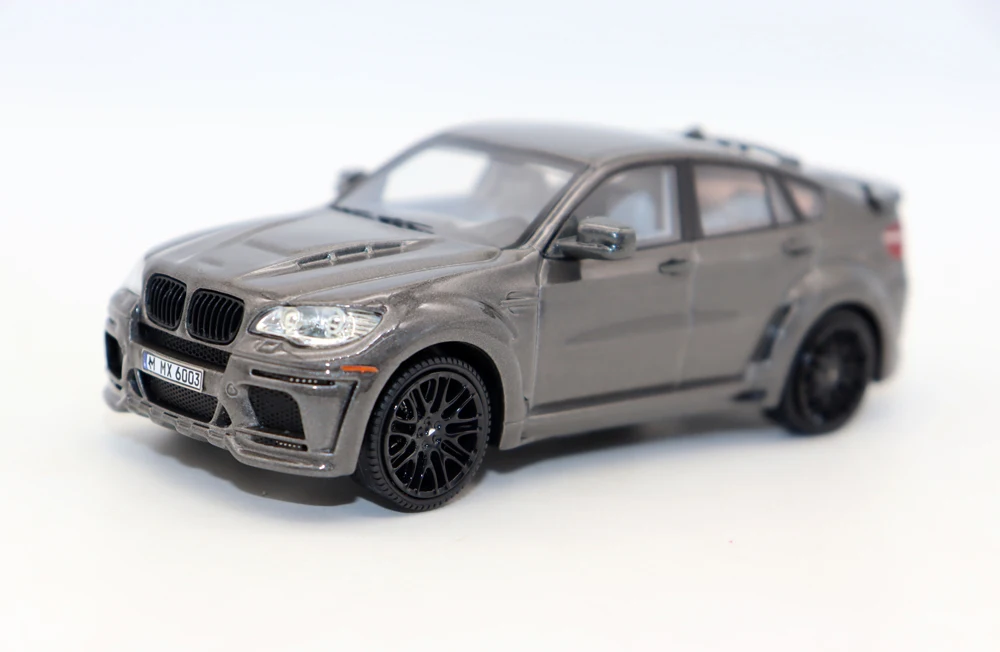 Novo BaoMa X6 SUV Escala 1:43 Modelo Diecast Carros de Brinquedo para Coleção gfit