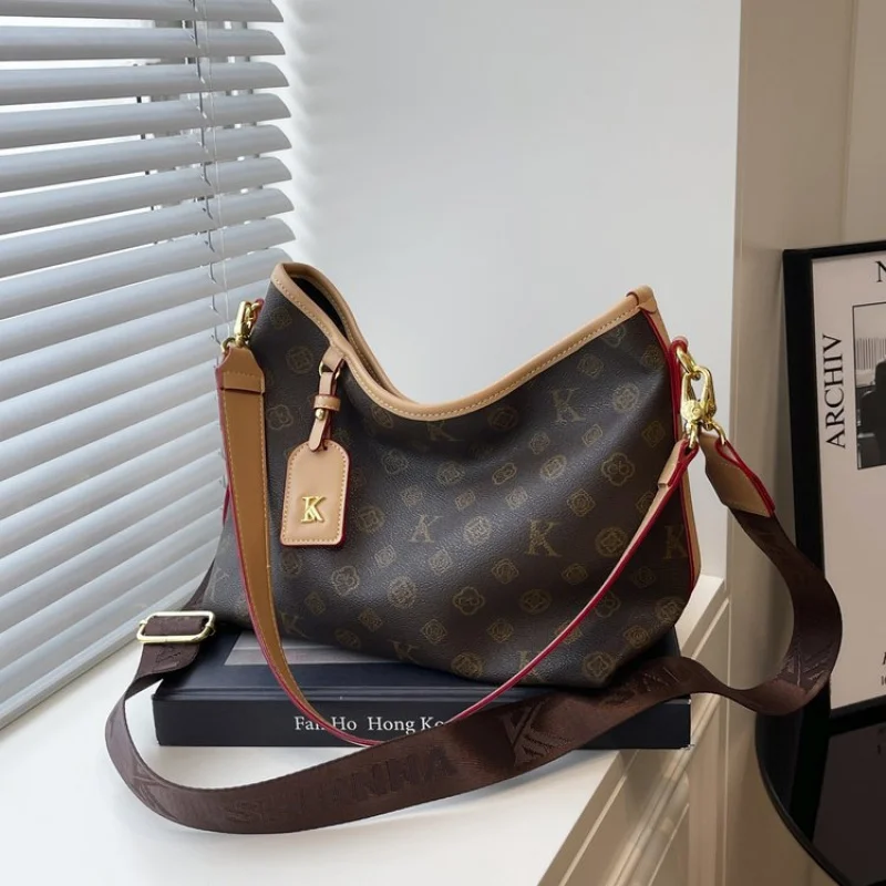 

Fashionable Ladies Crossbody-Bag Crafted From Leather Boasting High-End Quality And Casual Vintage Elegant Look​