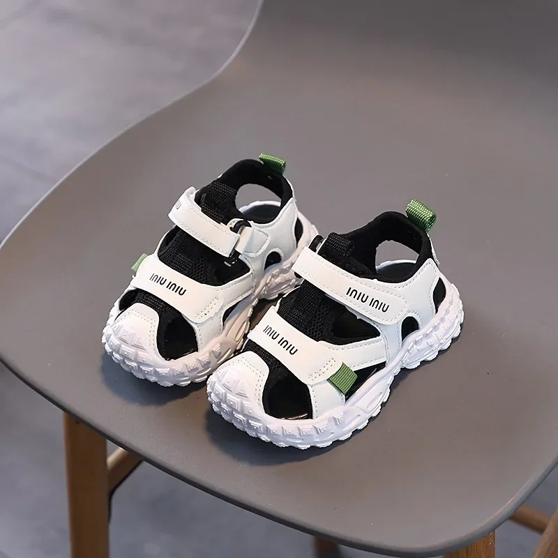 

Boys Baotou Sandals 2025 New Summer Soft Bottom Anti slip Sandals Girls Fashion Cut-Outs Sandals Baby Outdoor Walking Shoes