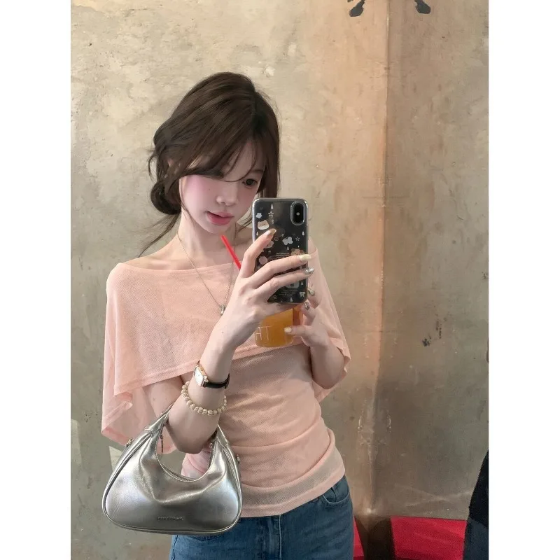 French Gentle Wind Design Cape Crew Neck Short Sleeve T-Shirt Women's 2026 Summer New Waist Slim Fit Niche Top