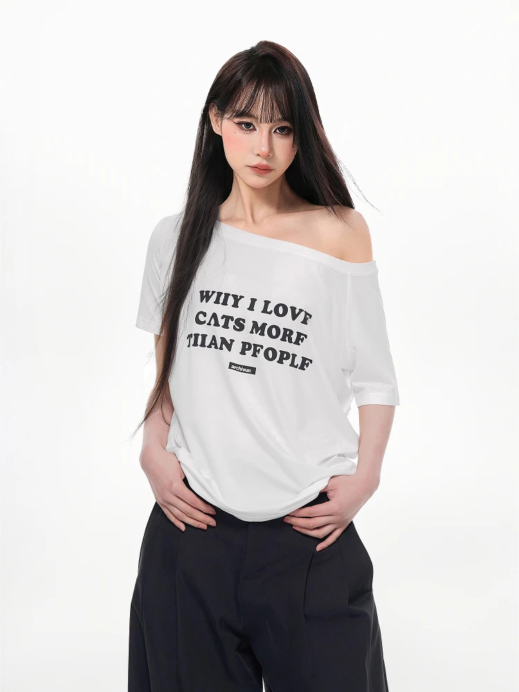 

Американская белая футболка с открытыми плечами и короткими рукавами, женская летняя спортивная футболка для девочек, свободный топ с разрезом на шее, модная женская одежда