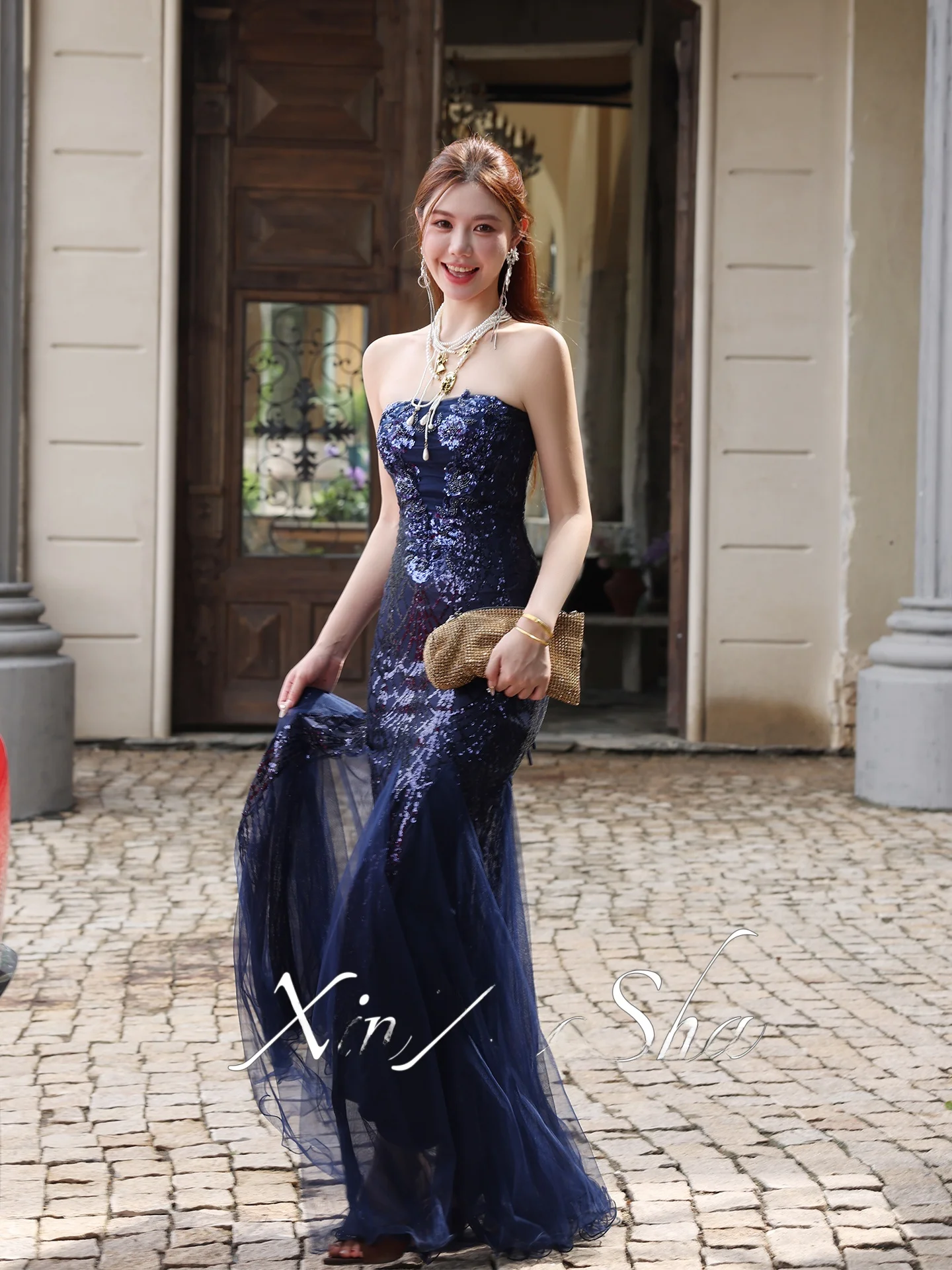 

Новая модная длинная вечерняя юбка из полиэстера с синими пайетками, с эффектом похудения, для церемоний и мероприятий, для взрослых, для ведущих и моделей