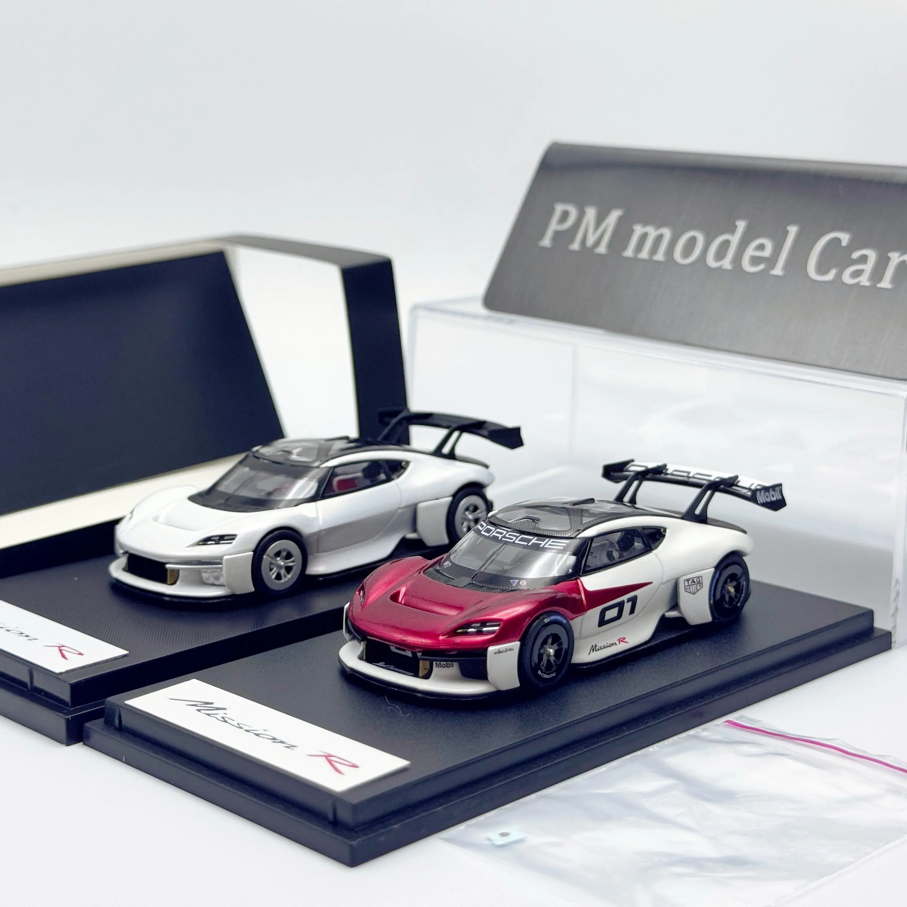 

[In Stock] Karium 1:64 RWB Porsche Mission R Alloy Diecast Model Car Collectible Gift Desktop Ornament
