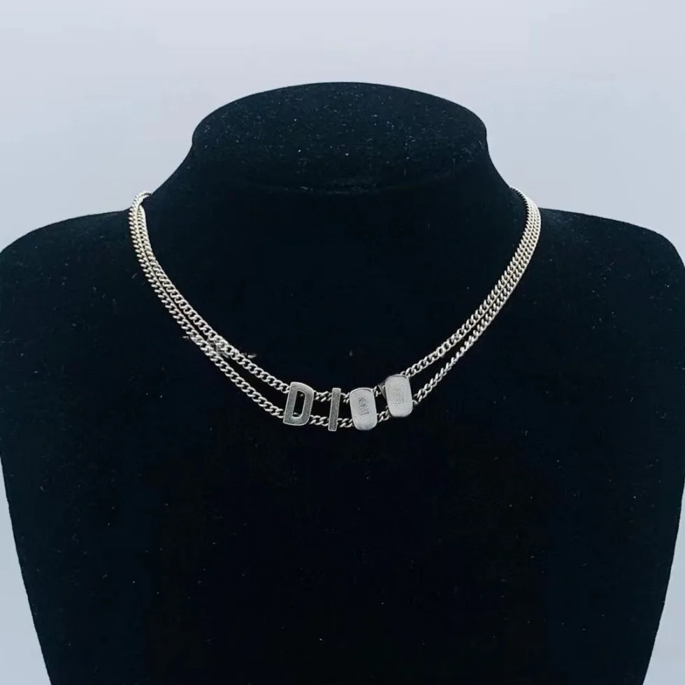 قلادة معدنية على شكل مثلث - طراز رائع عتيق أوروبي أمريكي، مجوهرات متعددة الاستخدامات للارتداء اليومي لها