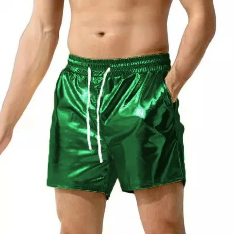

Новые мужские блестящие кожаные шорты для повседневной носки с эластичным поясом, регулируемым шнурком, широкими штанинами, для пляжа и уличной моды, в различных цветах