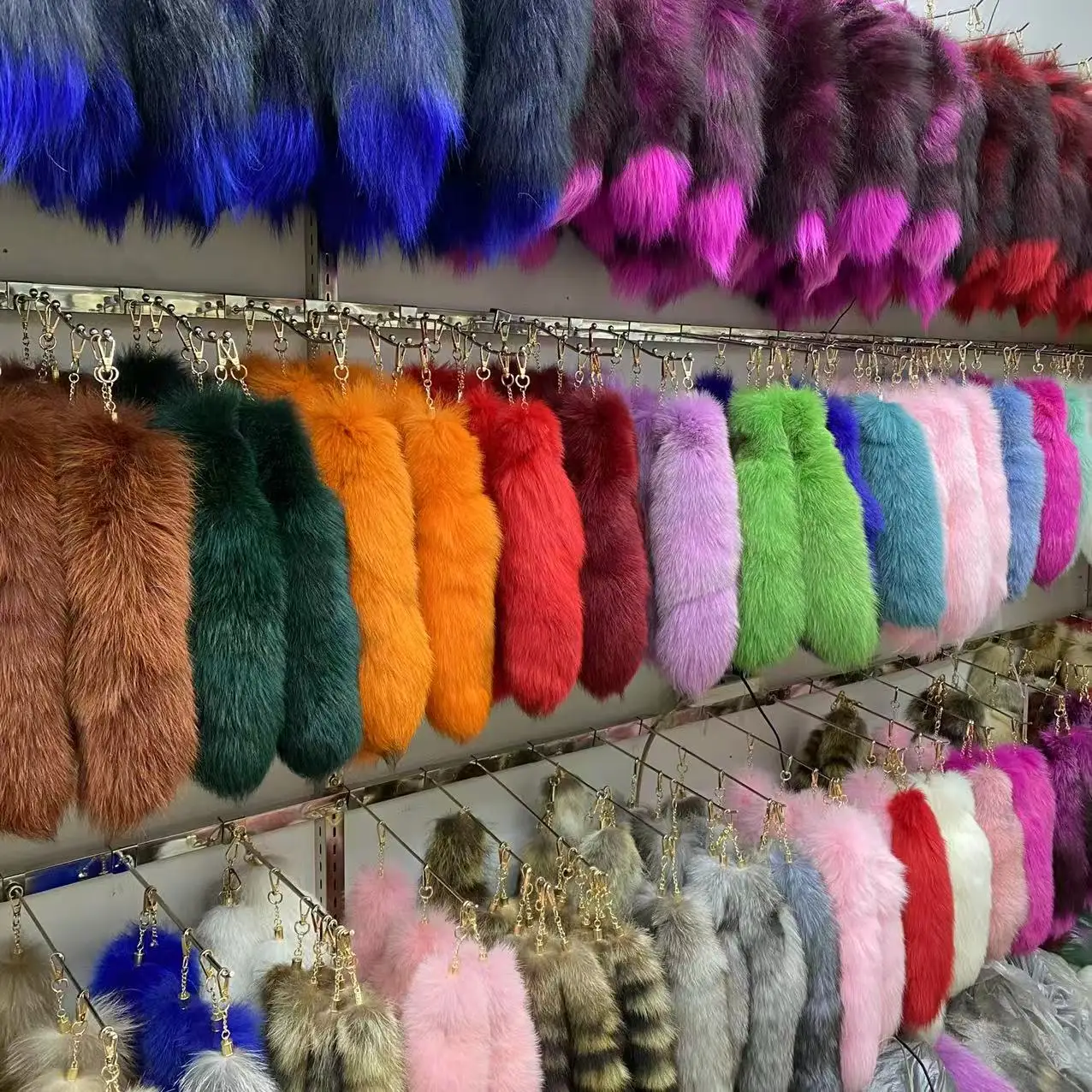 LLavero de cola de piel de zorro Natural peludo Y2k hermoso accesorio llavero de cola de zorro longitud 40 Cm llaveros de coche para mujer