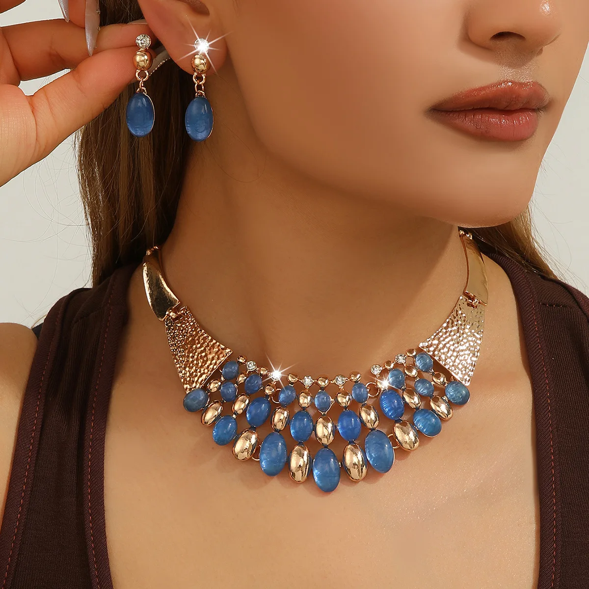 

Exaggerated Stylish Rhinestone Blue Peacock Oval Bead Necklace Earrings Wedding Banquet Jewelry Set for Woman