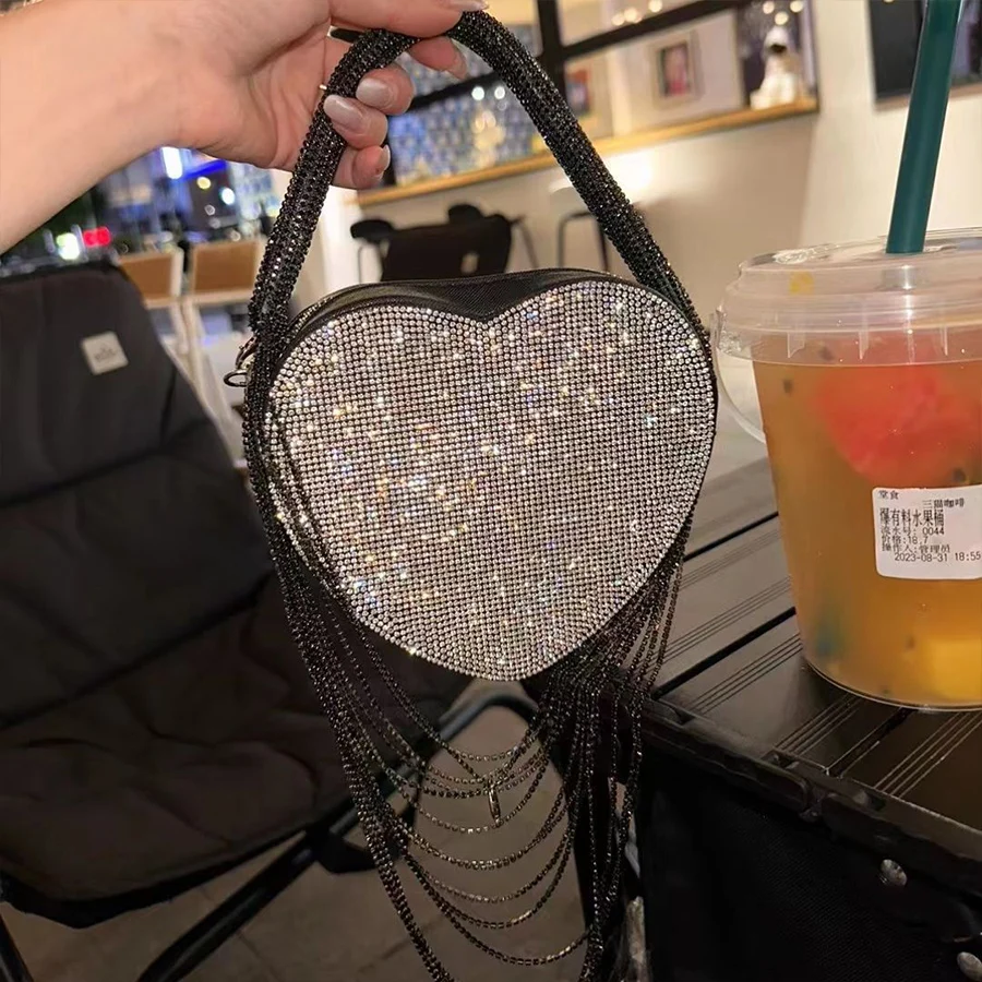 Imagem -02 - Bolsas de Noite em Forma de Coração com Borla Brilhante e Diamantes Bolsa Pequena um Lado Bolsas de Ombro Strass Bolsas de Casamento para Festa