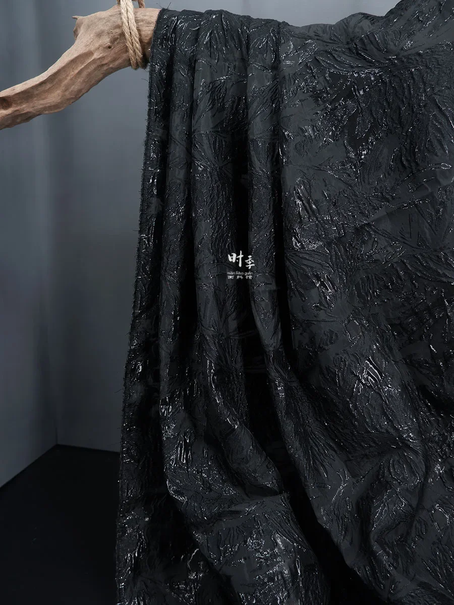 Bright Metal Wire Jacquard Fabric Green Leaf Texture Black Gauze Base Summer Dress Fashion Creative Designer Wholesale Cloth