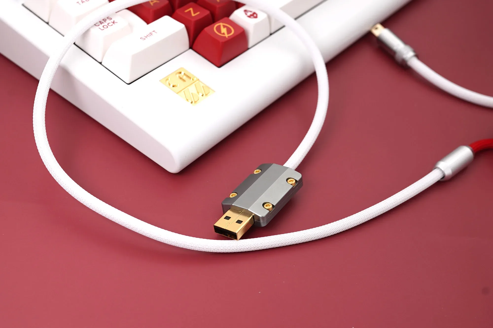 GeekCable Pole Shark Handmade Custom Computer Mechanical Keyboard Navigation Plug Data Cable CA66 theme line red and white