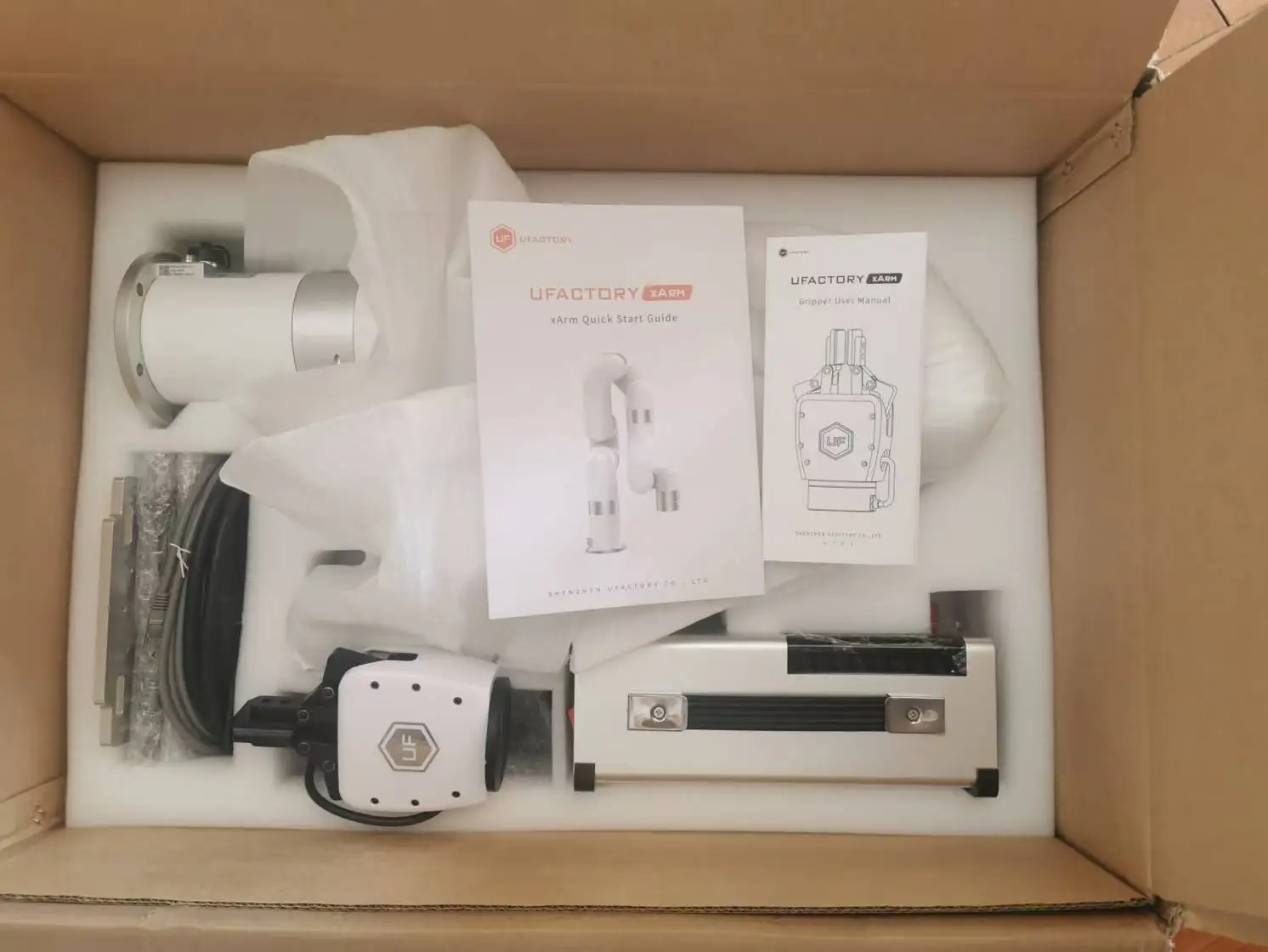 from UFACTORY Mechanical arm gripper  XArm 5-axis / 6-axis / 7-axis robotic arm