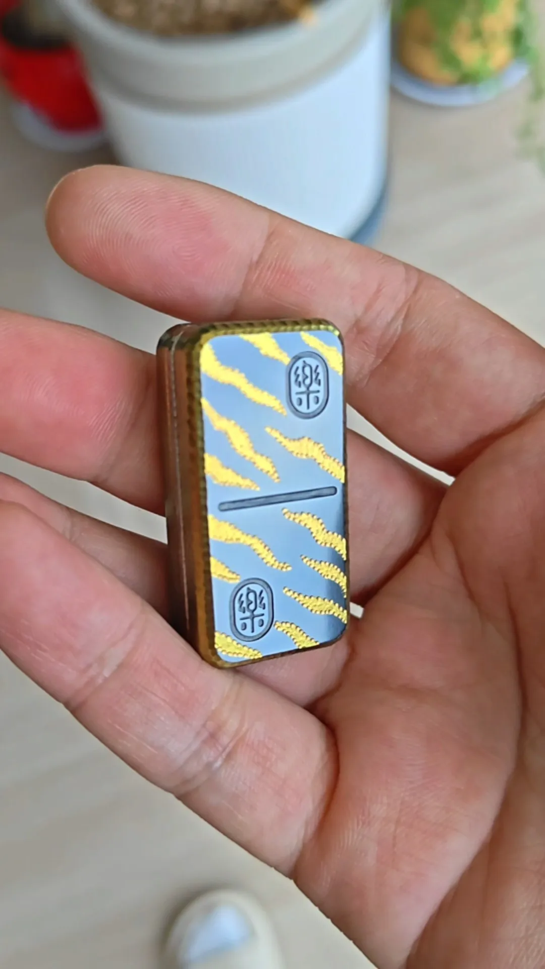 Used EDC Sword Edge EDC Zircon Portable Joyful Push Card + Thunder Engraving