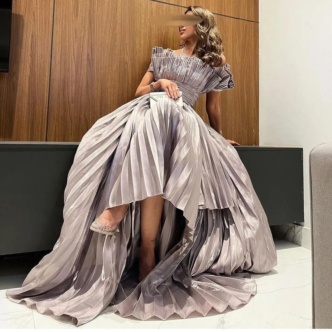 Customized Wear Pleats A Line Prom Dresses Off Shoulder Zipper Back Robes De Soiree Long Sweep Train Evening Party Formal Gowns