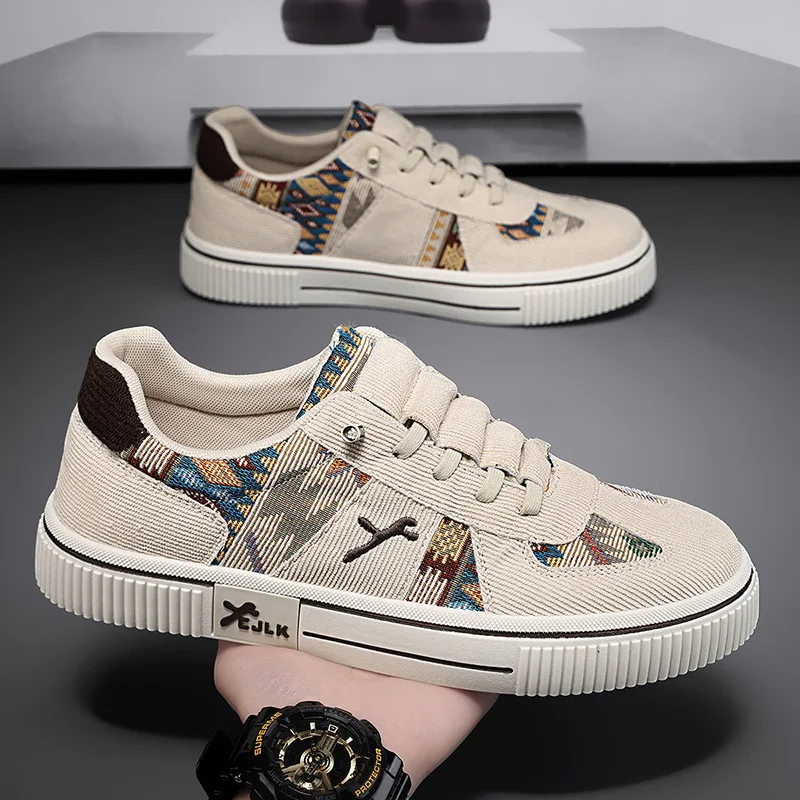 

New Sports Shoes Casual Men's Designer Ethnic Style Board Shoes Fashionable Fabrics Breathable and Comfortable Board Shoes