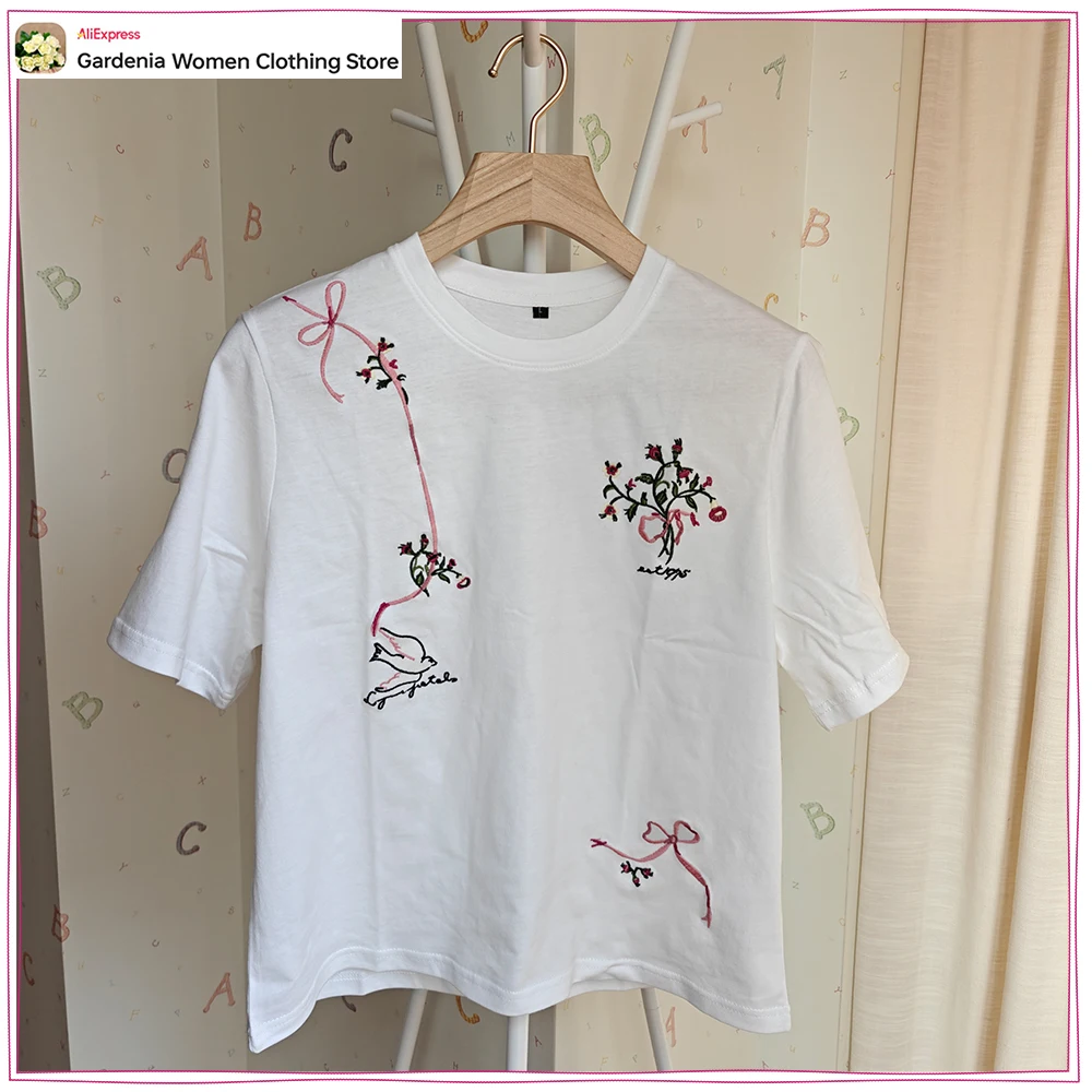 Stylish Contrasting Embroidered Floral T-shirts for Women New in Summer Round Neck Short Sleeves Tees Comfy White Cotton T-shirt