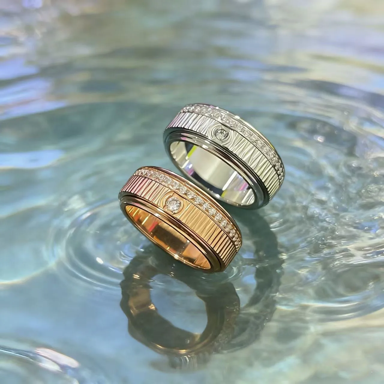 

2026 Classic Diamond Pattern Rotating Women's Ring Exquisite Luxury Moissanite Dazzling And Charming Festival Banquet Gifts