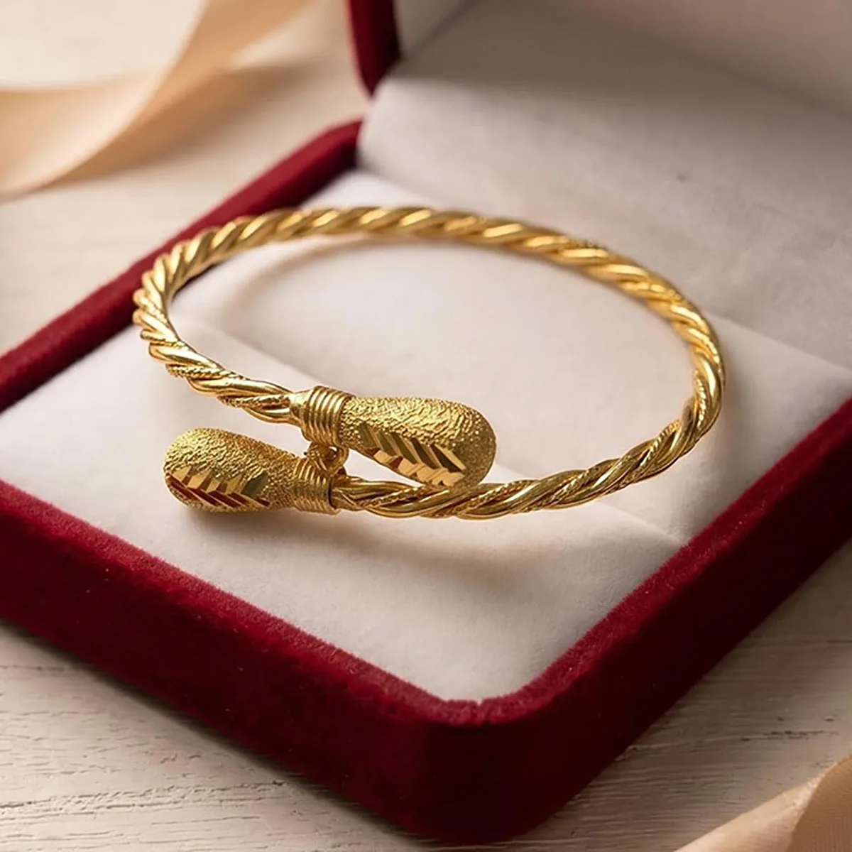 Luxury Dubai 18K Gold Color Bangle For Women African Jewellery Bracelets Brazilian Indian Wedding Designer Bracelets Gifts
