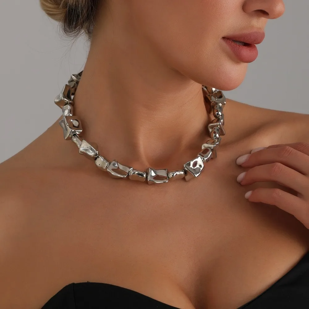 

Luxury White Geometric Irregular Pendant Necklace For Women Fashion Clavicle Chain Party Jewelry Accessories Party Jewelry Gift