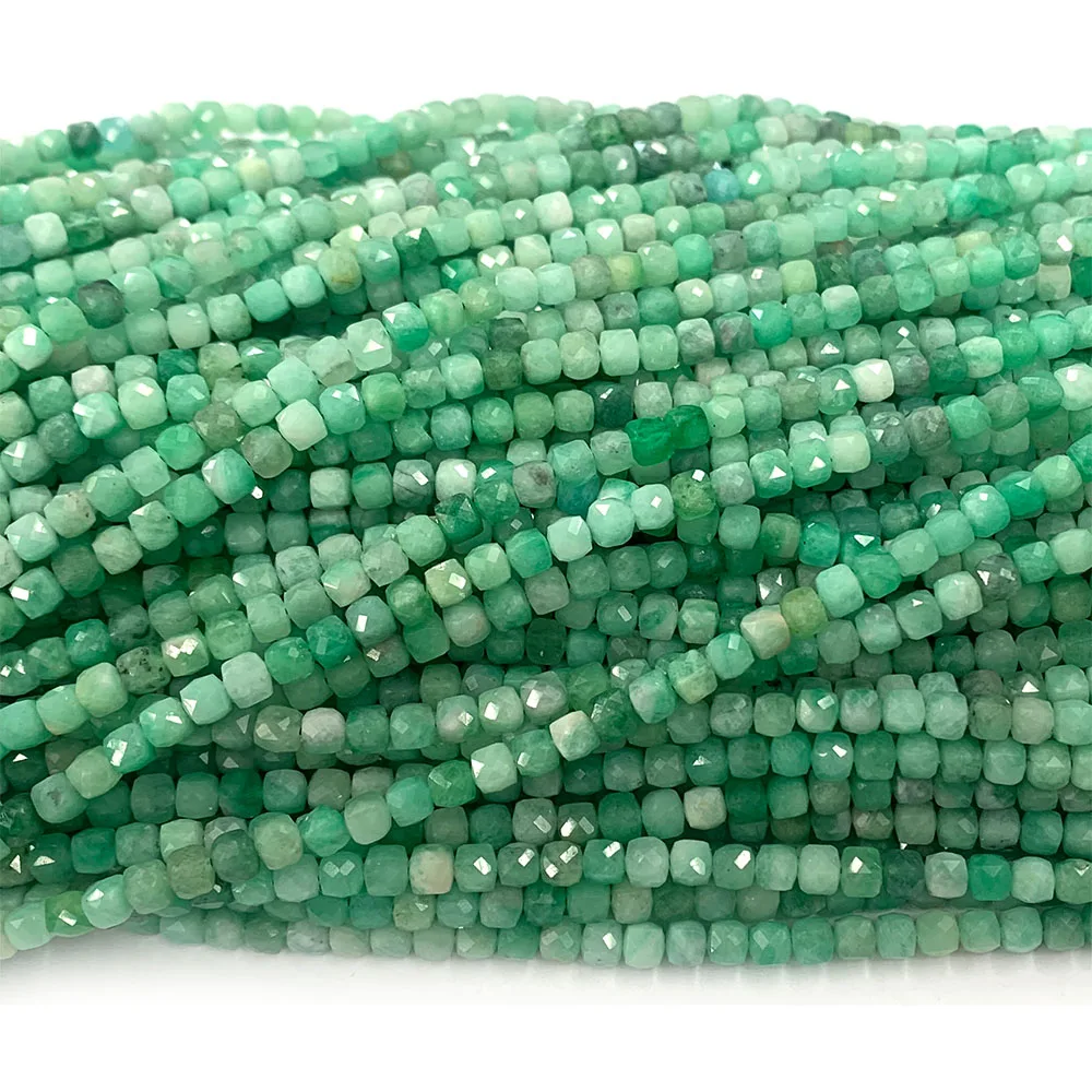 Veemake Natural Green Emerald Faceted Irregular Cube Small Beads Genuine Gemstones 08326