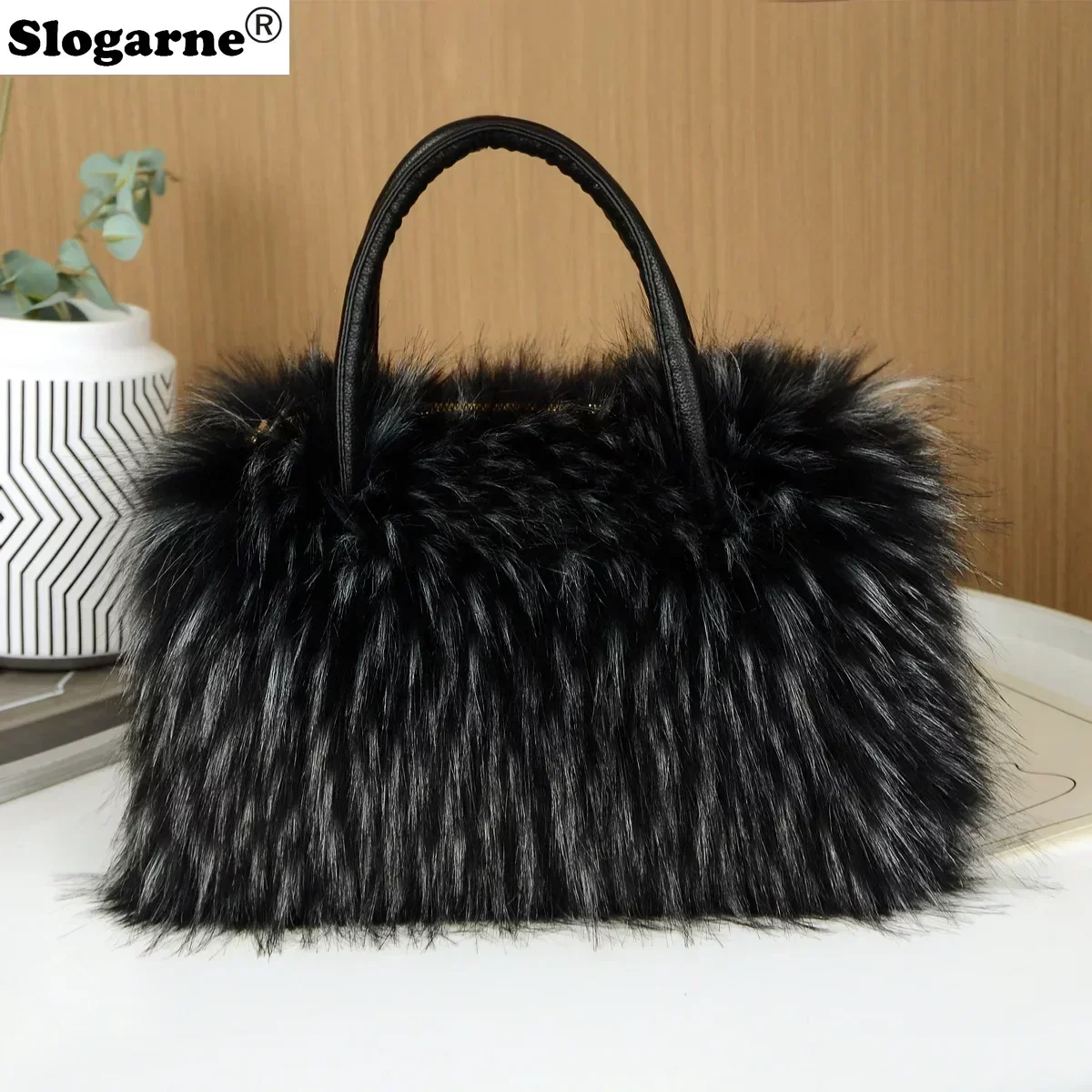 2024 New Raccoon Fur Bags Women Fashion Portable Faux Fur Handbags Winter Soft Warm Bag Girls Fluffy Large Capacity Tote Purse