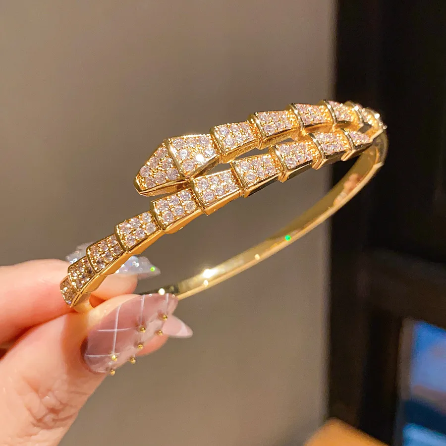 

2026 Women's Snake Chain Cuff Bracelet Gold Plated Adjustable Secure Clasp Retro Luxury Dainty Zircon Statement Jewelry