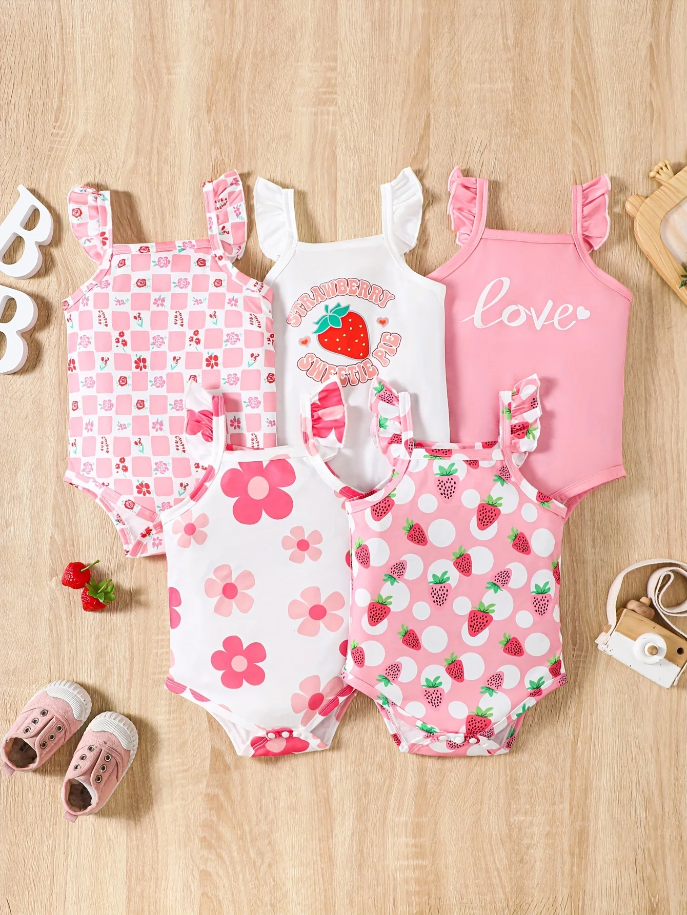 

A 5-Piece Summer Refreshing And Soft One-Piece Dress A Cute Baby Girl With Fruit Print Flying Sleeves And Halter Tops