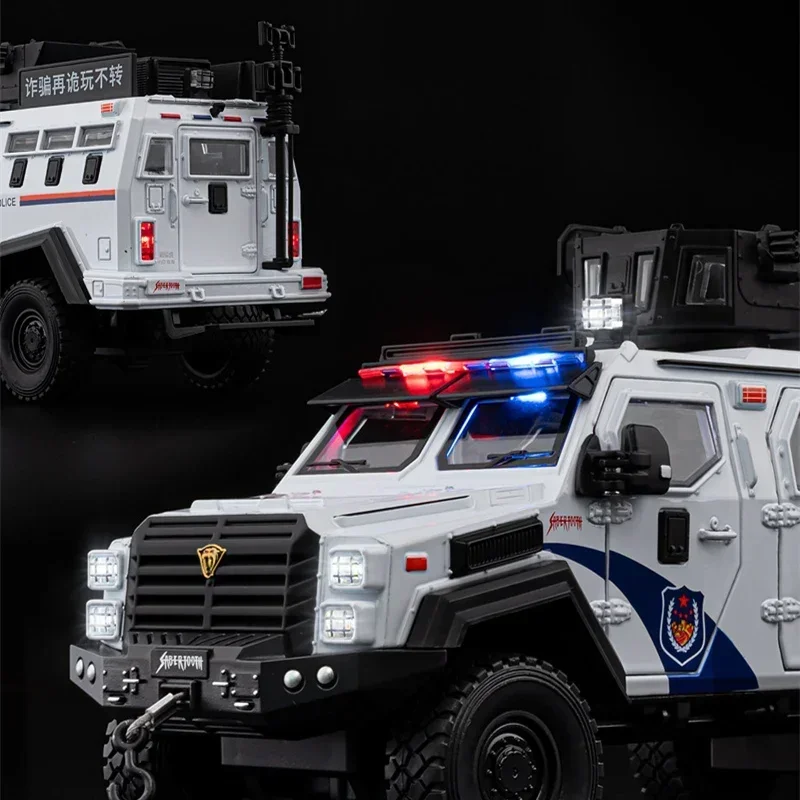 1:24 Alloy Sword Toothed Tiger Armored Vehicles Model Diecasts Metal Toy Police Explosion Proof Car Model Sound Light Kids Gifts