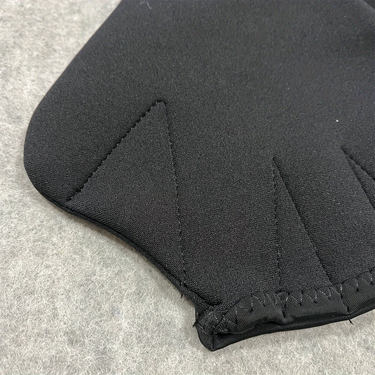 Schwimmhandschuhe mit Flossenstruktur, 2 mm Neopren, Schwimmtrainingshandschuhe für Erwachsene und Kinder, Tauch- und Schnorchelhandschuhe für Wassersport und Fitness. – Detail 3