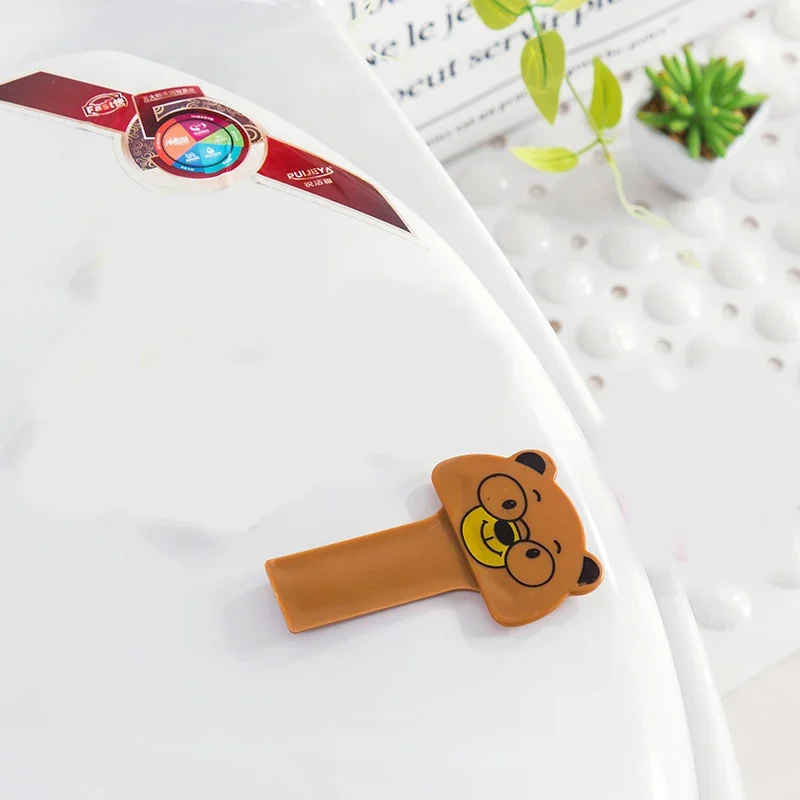 Cute Cartoon Toilet Cover Lifting Device Bathroom Toilet Lid Handle Sticker Portable Sanitary Handle Bathroom Seat Accessories