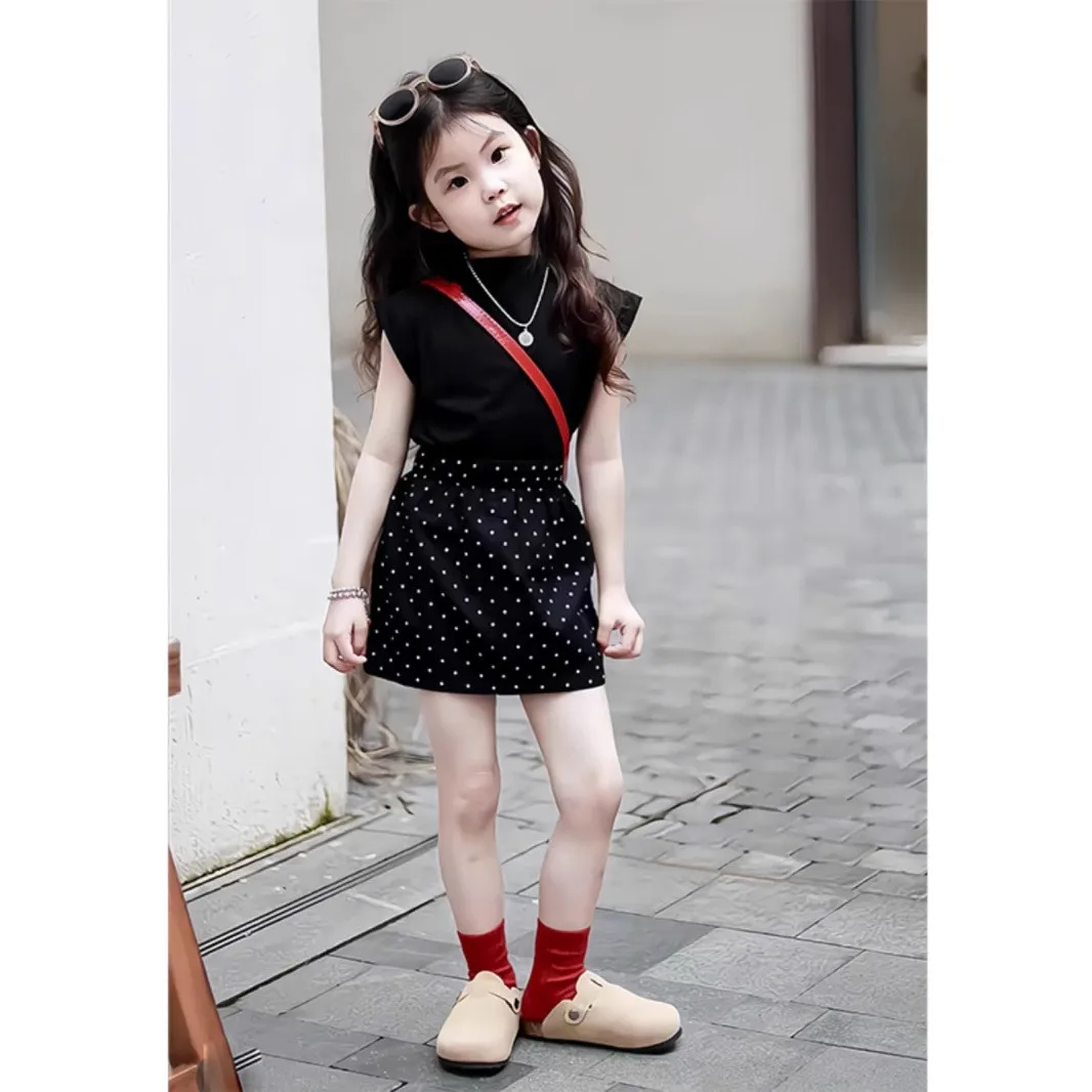 طقم بناتي صيفي جديد النسخة الكورية للأطفال بأكمام قصيرة T + تنورة منقط مكونة من قطعتين