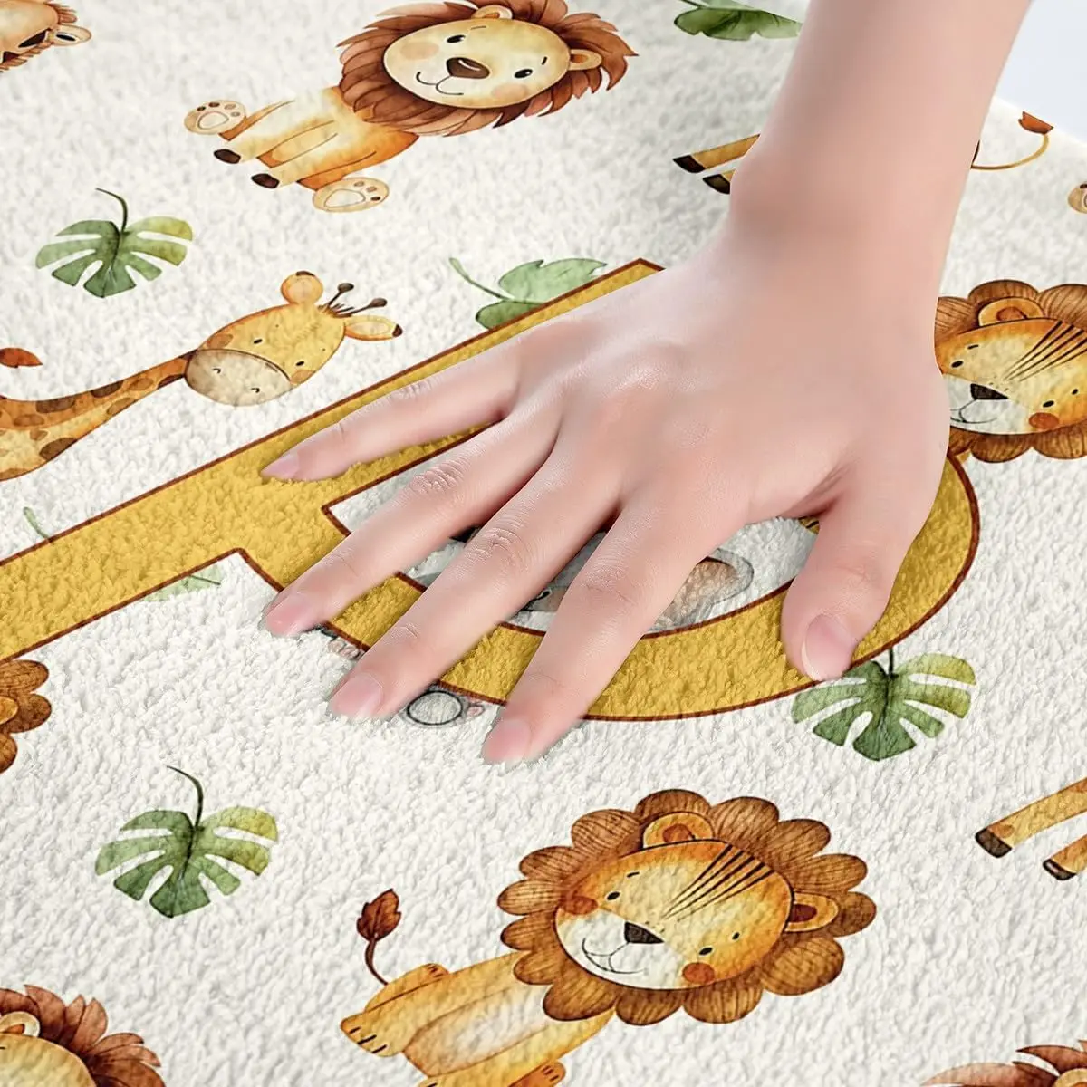 Cute Animal Nursery Bathroom Rugs Microfiber Initial Letter P Bath Mats Non-Slip Cartoon Lion Giraffe Bathroom Accessories