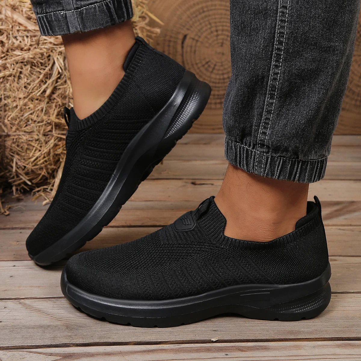 Men Whoes Slip On Knit Walking Shoes Solid Color EVA Soft Sole Lightweight Comfort Non Slip Footwear For Daily Wear view 4
