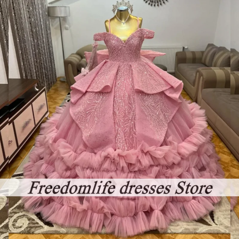 

Нежные розовые платья Quinceanera с открытыми плечами, многоуровневые бальные платья с оборками и аппликацией из бисера, Vestidos De 15 Años, 2025 г., по индивидуальному заказу