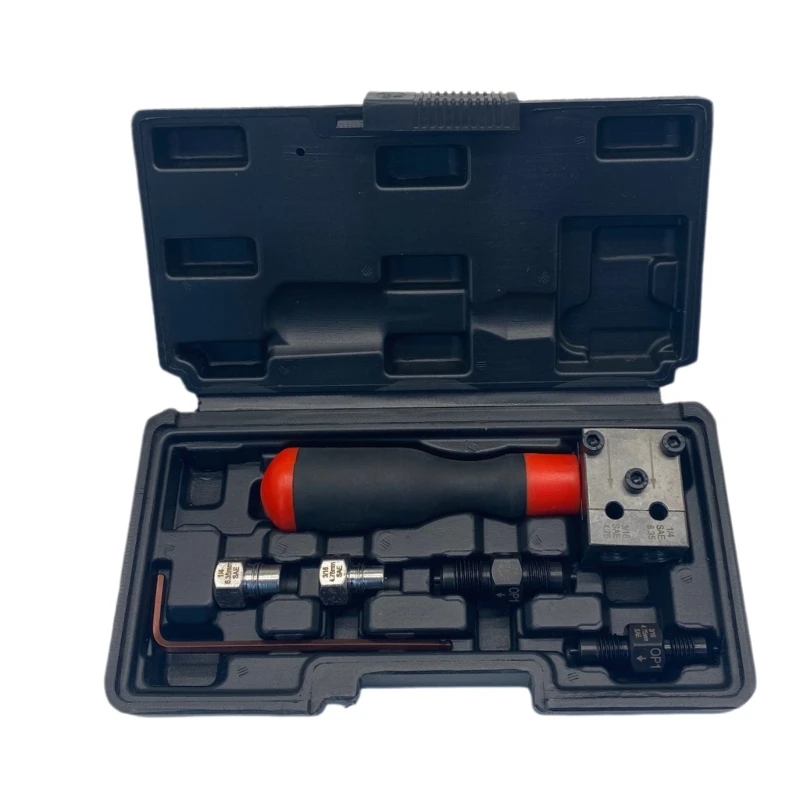 reparación automóviles con llave hexagonal para tubos cobre