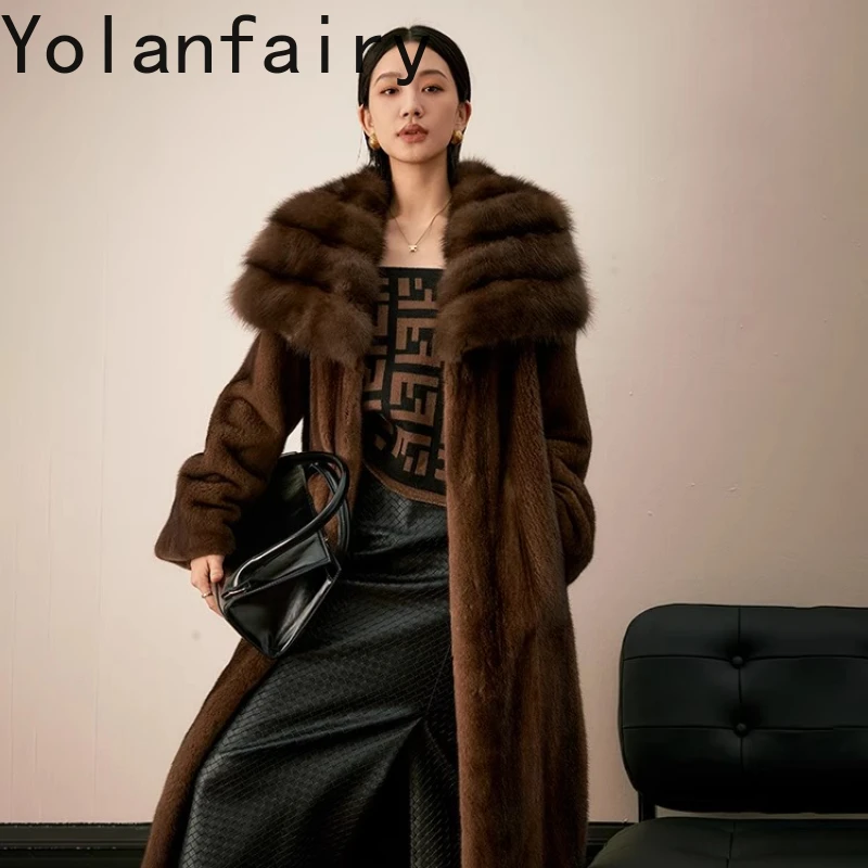 معطف فرو المنك الطبيعي من YOLANFAIRY معطف شتوي دافئ بياقة من الفرو وأكمام طويلة معطف طويل من فرو المنك الحقيقي نمط تنقل فاخر للنساء 2025