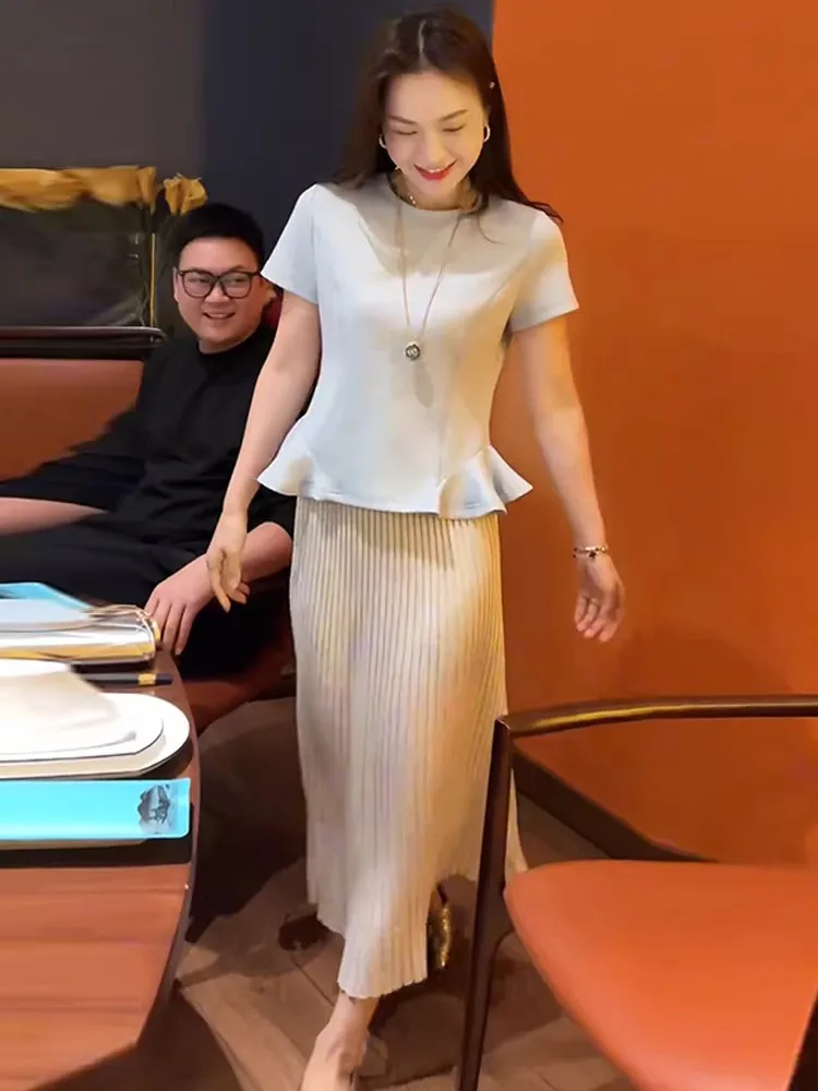 

Fashionable Women's Summer 2026 T-Shirt Skirt Set Short Sleeve Pleated High Waist Midi Skirt Casual Style Two-Piece Outfit