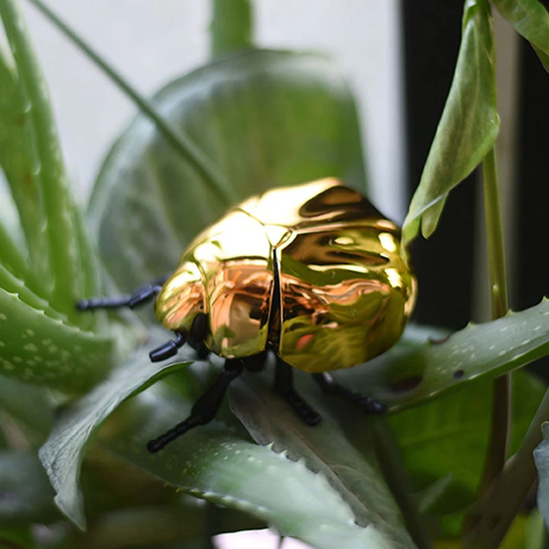

TH 1Pc new Scarab Beetle Children's Plastic Animals Toy Wind Up Beetle Bionic Toys Creative Prankster Animated Insect Model