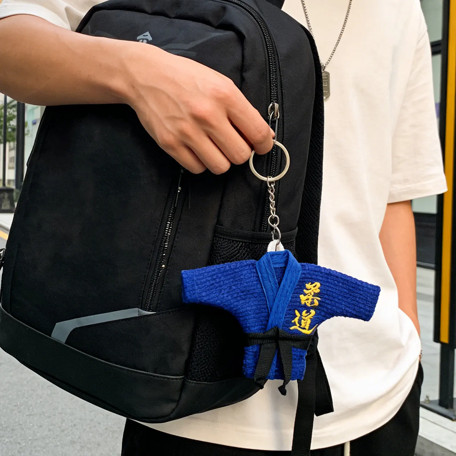 Martial Arts Keychain Small Grappling Uniform Key Fob Pendant for Men Women Martial Enthusiasts Fight Suit Keyring Graduation