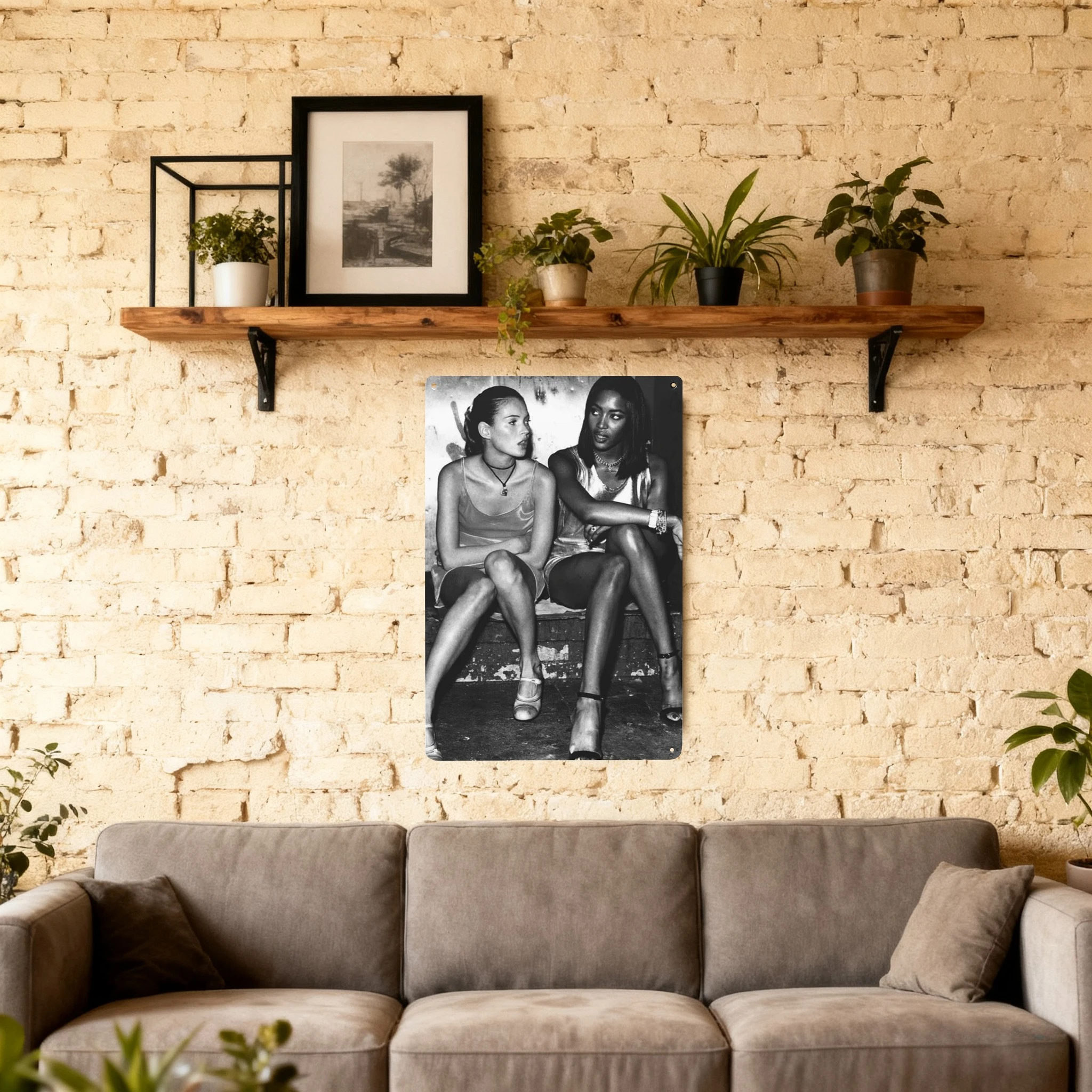 

Vintage Naomi Campbell, Kate Moss Smoking Tin Painting Print Wall Art Fashion Girl Iconic Celebrity Tin Painting Home Decor
