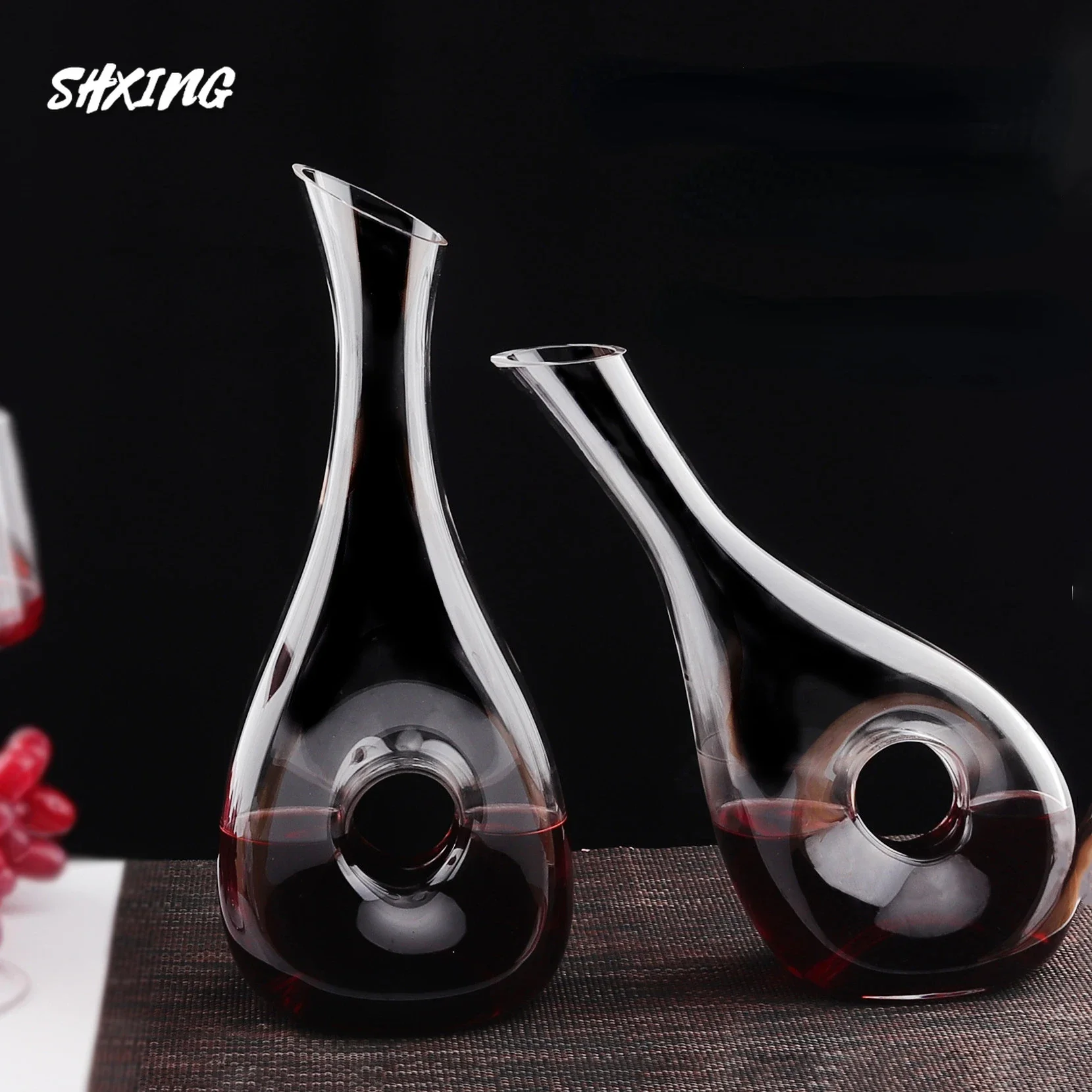 

Big Decanter Handmade Snail Wine Decanter Creative Crystal Glass Wine Decanter Oblique Mouth Wine Dispenser