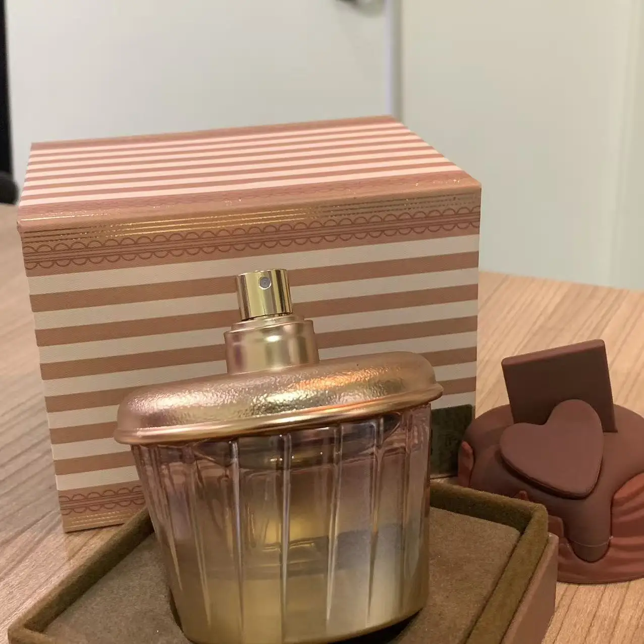Lattafa, Give Me Gou 'rmand Choco Overse 75Ml EDP parfumspray, duurzaam voor mannen en vrouwen, is een ideale keuze voor een perfect cadeau