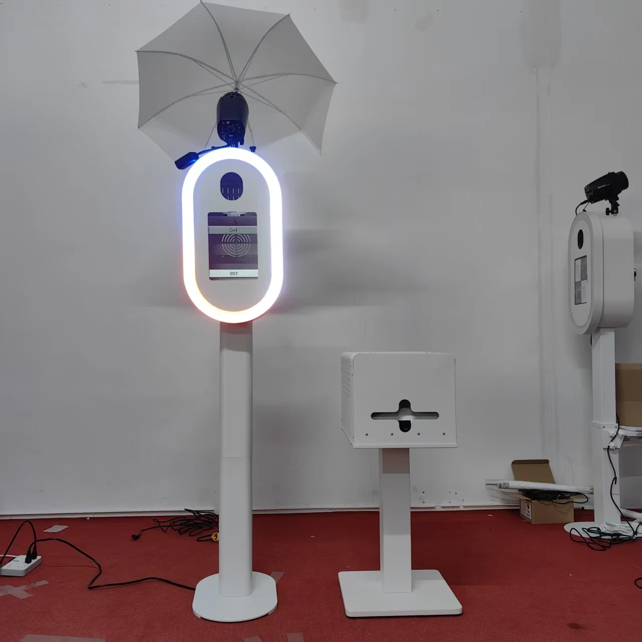 Portable Oval Metal Photo Booth With DSLR, IPad & Printer, Self-service Photo Printing