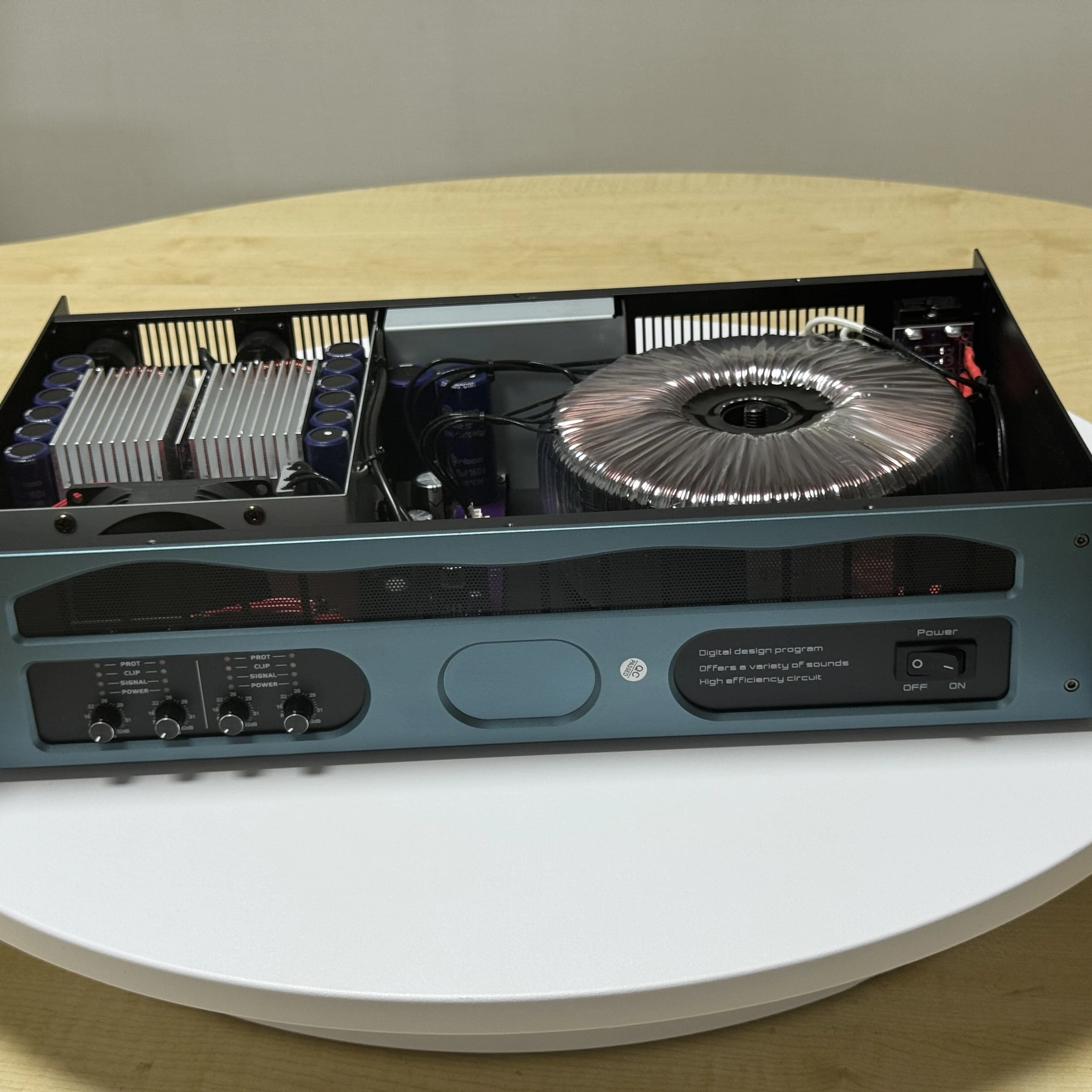 Hot Sales 800W RMS 4-Channel Class D Audio Power Amplifier Wholesales 8Ω/4Ω Impedance Metal Shell High Quality 2U Speaker