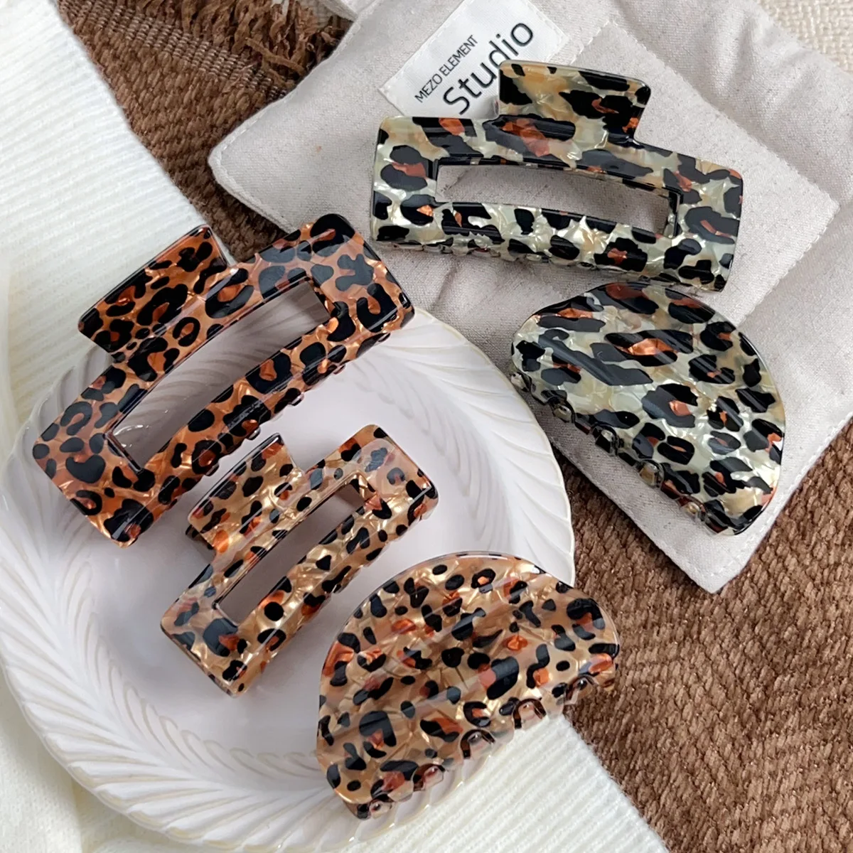 

Retro Leopard Print Clip Large Square Back Of Head Hair Accessory For Women